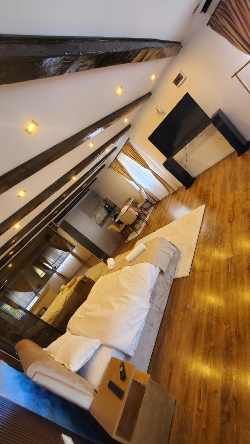 Flux Studios Apart 2 Oradea Dış mekan fotoğraf